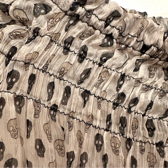 Zara Basic Skull Print Off-The-Shoulder Smocked Blouse - Picture 7 of 10